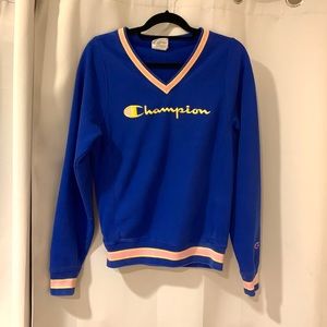 Champion UO Exclusive Fleece V-Neck Sweatshirt